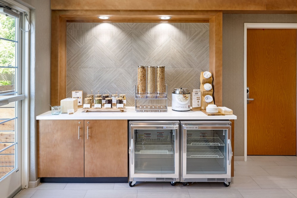 SpringHill Suites by Marriott Turlock - photo 31