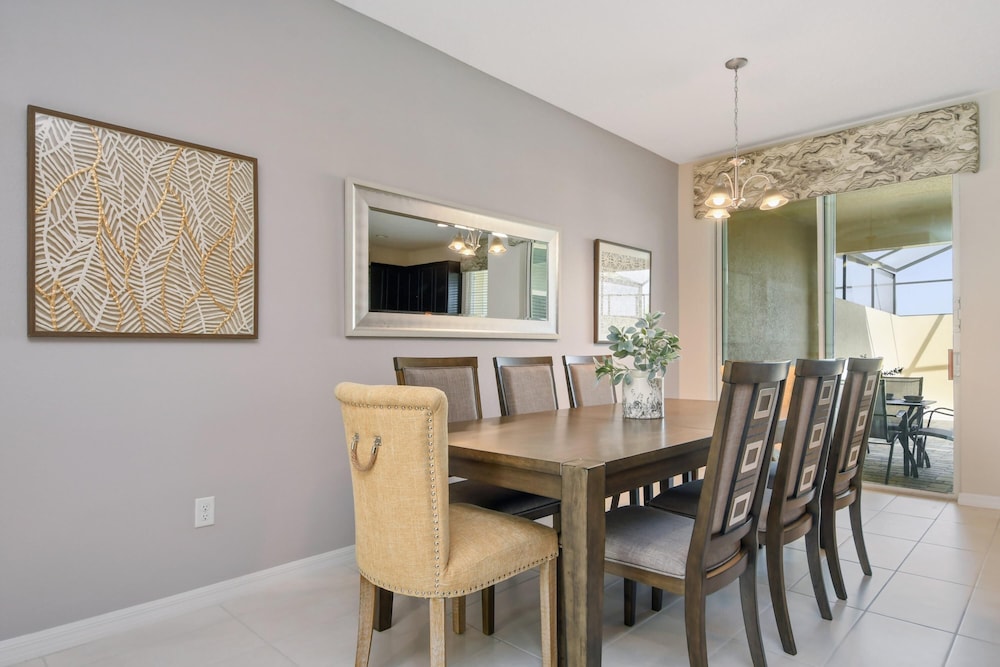 Solara Resort Brand New 4 Bed 4 5 Bath Townhome - photo 13