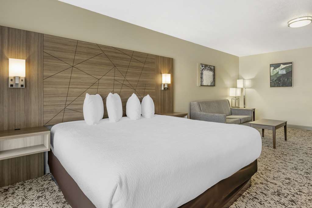 Best Western Plus Grand Manor Inn - photo 23