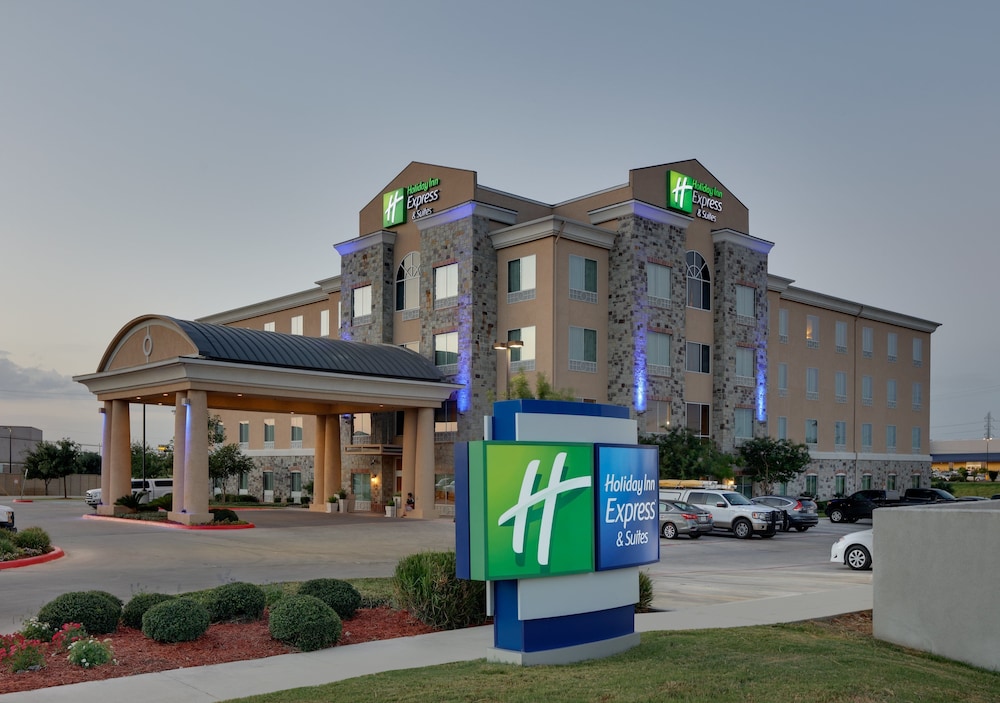 Holiday Inn Express & Suites San Antonio Brooks City Base by IHG - photo 38