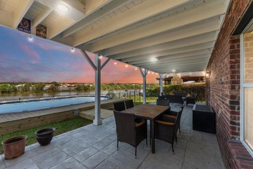 Lake House Amazing Views & Pool Lake Arlington — 4-Star Luxury Hotel in Fort Worth, United States