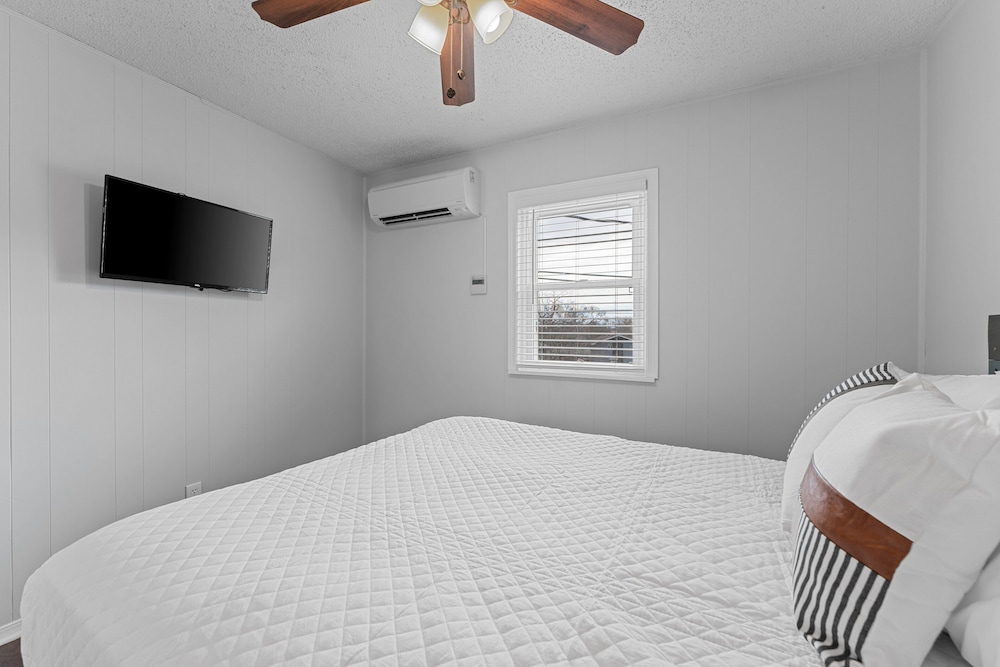 Silver Cove Resort on Table Rock Unit 18 - photo 5
