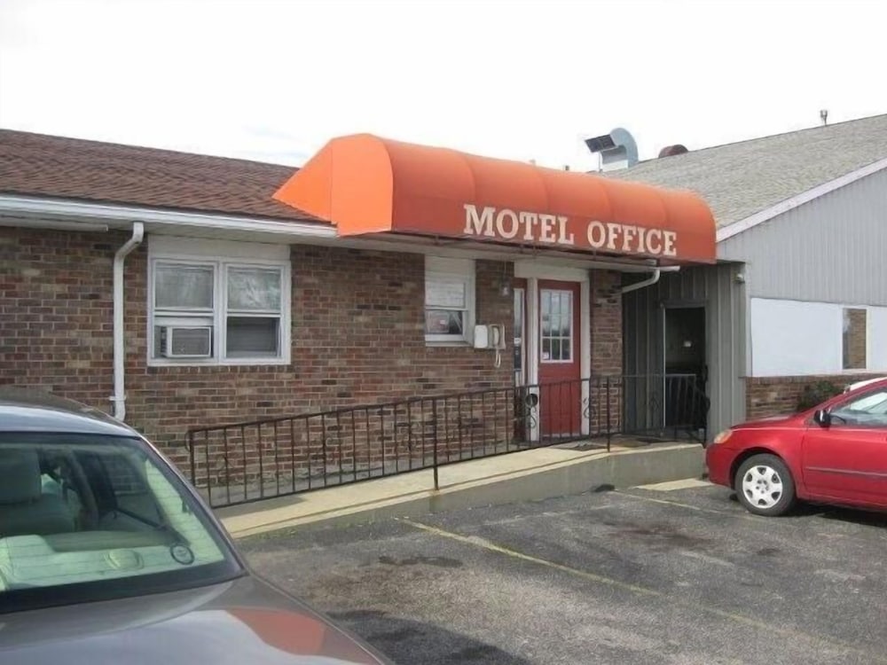 Red Carpet Inn Terre Haute - photo 19