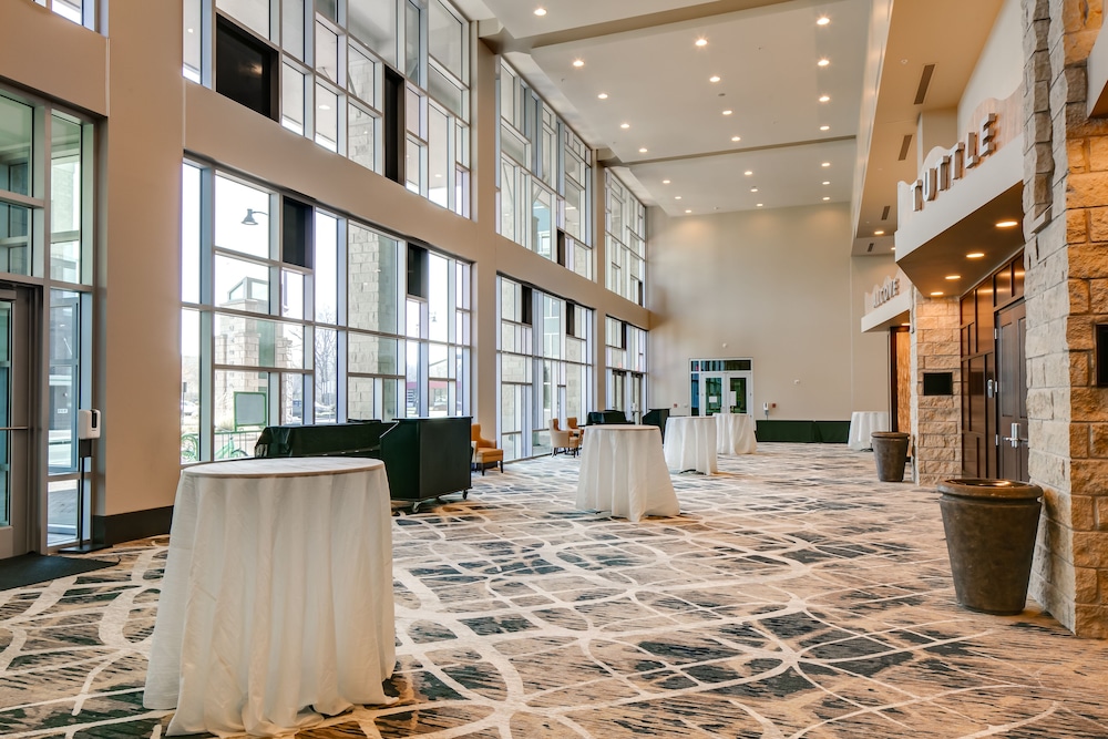 Hilton Garden Inn Manhattan - photo 35
