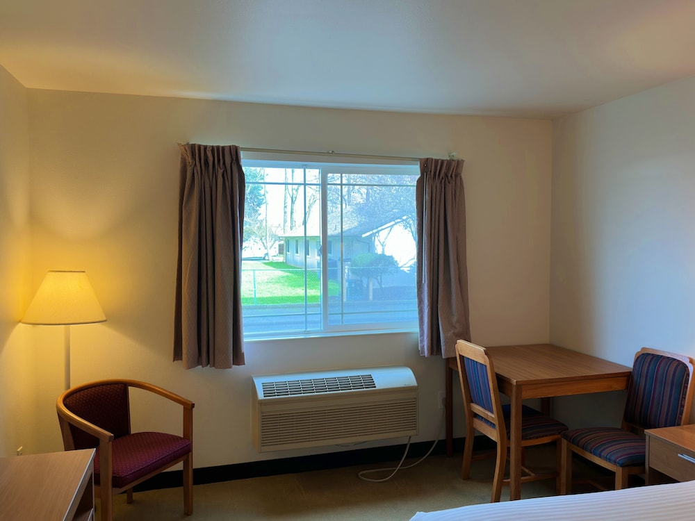 Peppermill Empress Inn - photo 23