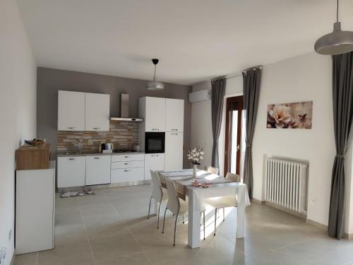 Casa Vacanza Magnolia — 4-Star Luxury Hotel in Tollo, Italy