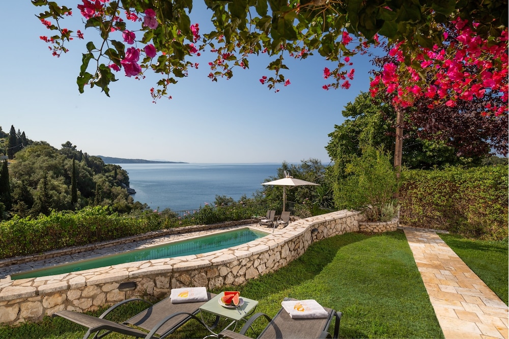 Kalami Beach Villa Almyra — 4-Star Luxury Hotel in Corfu, Greece