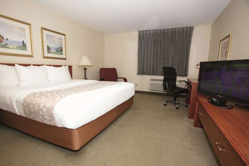 La Quinta Inn by Wyndham Milwaukee Airport Oak Creek - photo 18