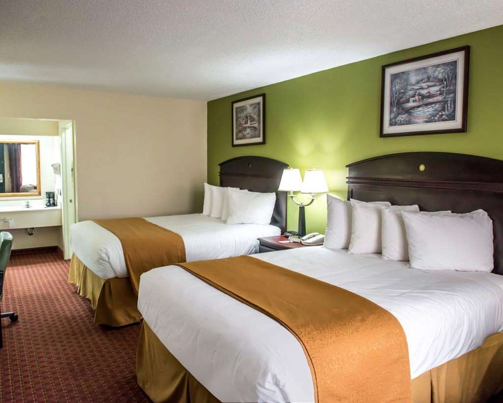 Quality Inn Chipley I 10 at Exit 120 - photo 17