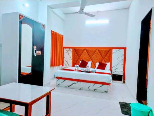 Ashram Shri Ram Harshnam Ayodhya in Ajodhya, India