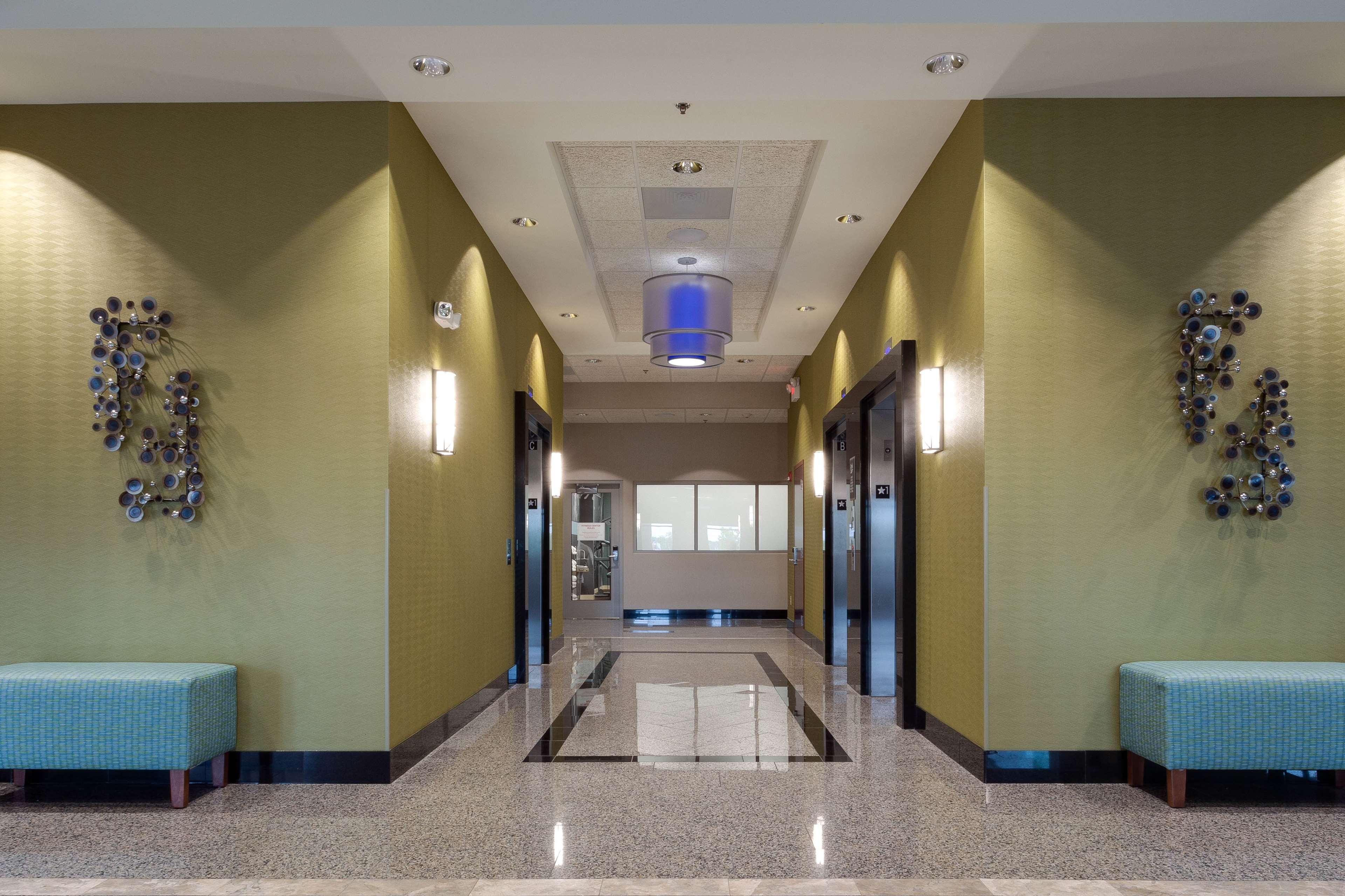 Howard Johnson Inn Columbia - photo 29