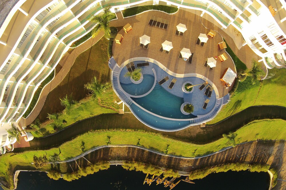 Hotel Los Recuerdos — 5-Star Luxury Hotel in Guatape, Colombia