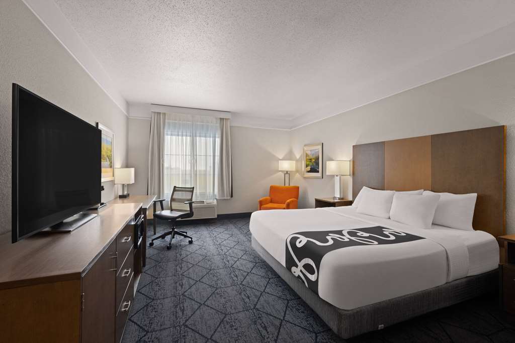 La Quinta Inn and Suites by Wyndham at WaTiki Waterpark - photo 28