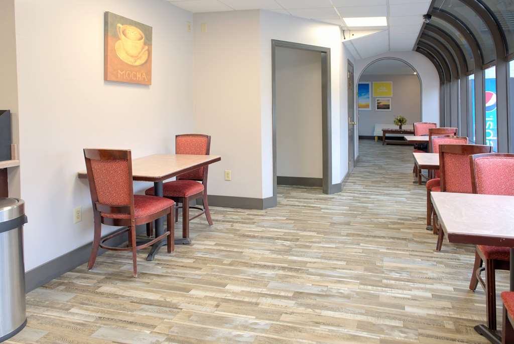 Days Inn by Wyndham Harriman - photo 25