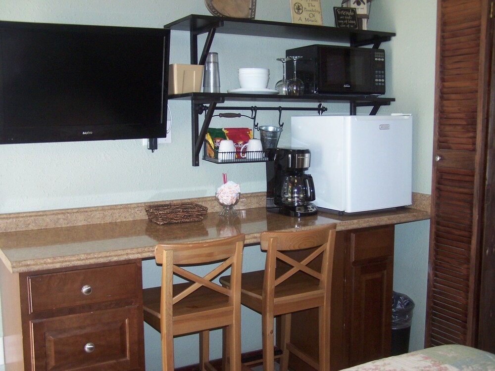 Blanco County Inn - photo 58