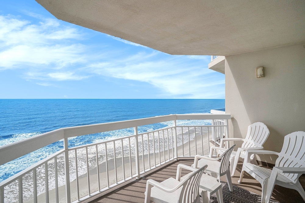 0710 Waters Edge Resort 1 Bedroom Condo by RedAwning in Murrells Inlet, United States