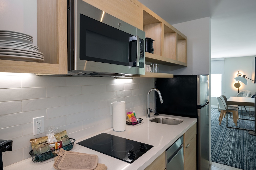 TownePlace Suites by Marriott Canton Riverstone Parkway - photo 17
