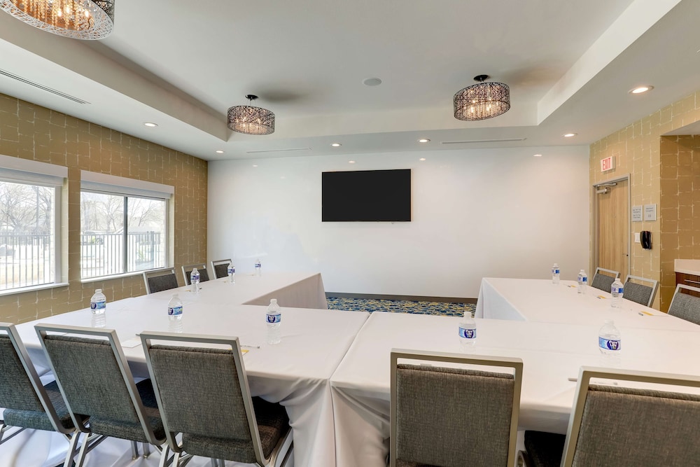 Hampton Inn & Suites Weatherford - photo 99