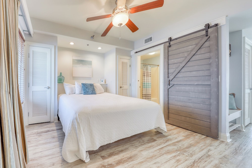 Carillon Beach Inn - photo 6