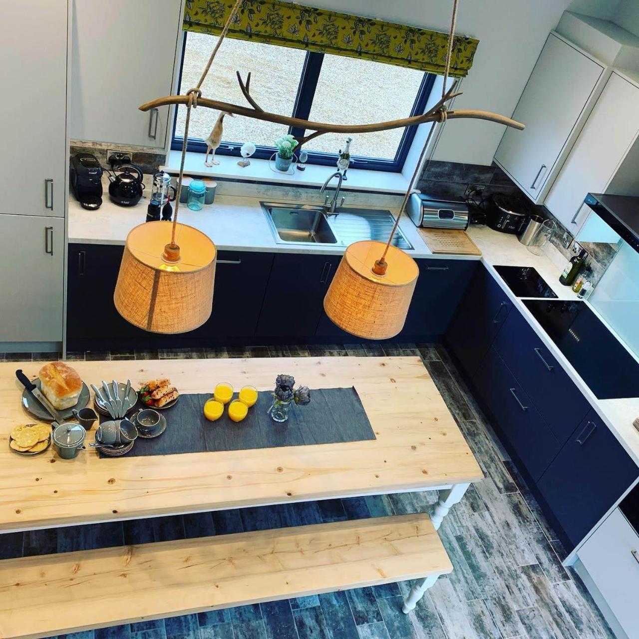 Hen Houses with Hot Tubs Big Drift and Fairchilds Barn in Market Harborough, United Kingdom