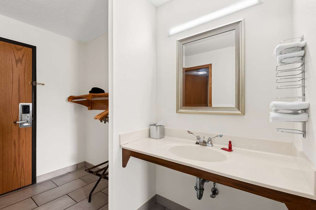 SureStay Hotel by Best Western Manchester - photo 25