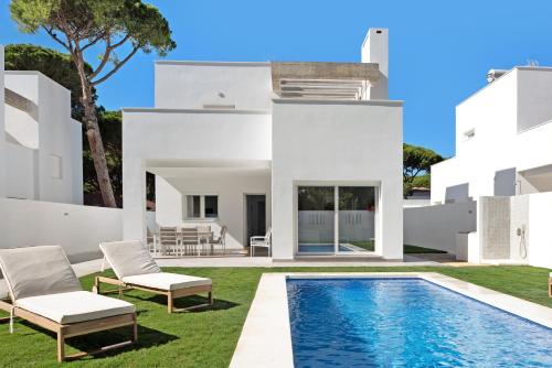 Villa Santa Clara 21c — 4-Star Luxury Hotel in Chiclana De La Frontera, Spain