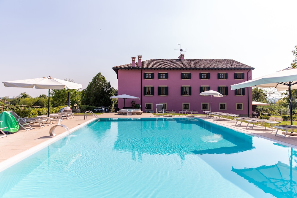 Agriturismo Ca' Vecia — 4-Star Luxury Hotel in Sona, Italy