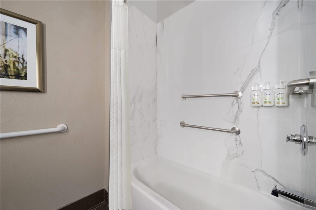 La Quinta Inn & Suites by Wyndham Atlanta Stockbridge - photo 38