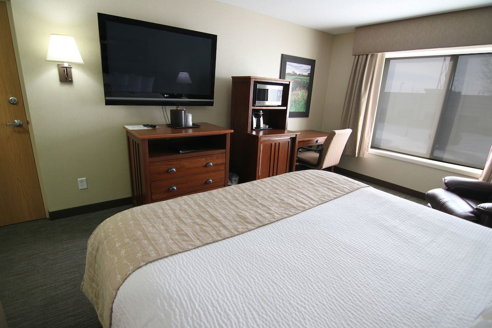 C'mon Inn Fargo - photo 8