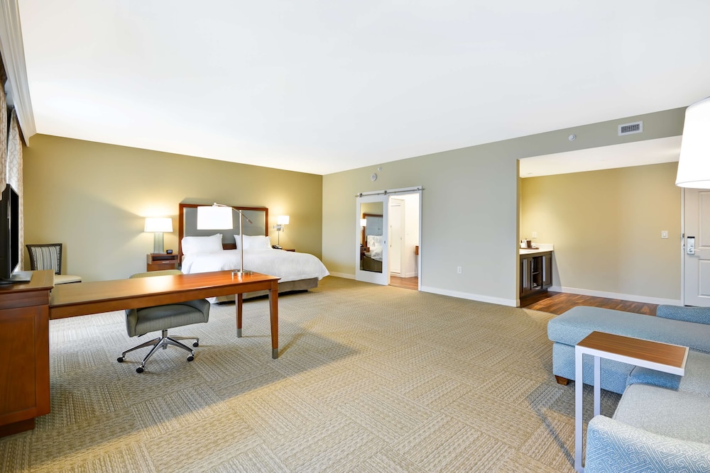 Hampton Inn & Suites Charleston Airport - photo 17