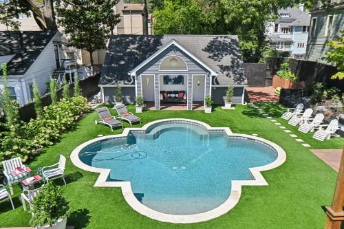 Midtown 6bed 5bath w pool and sauna in Atlanta, United States