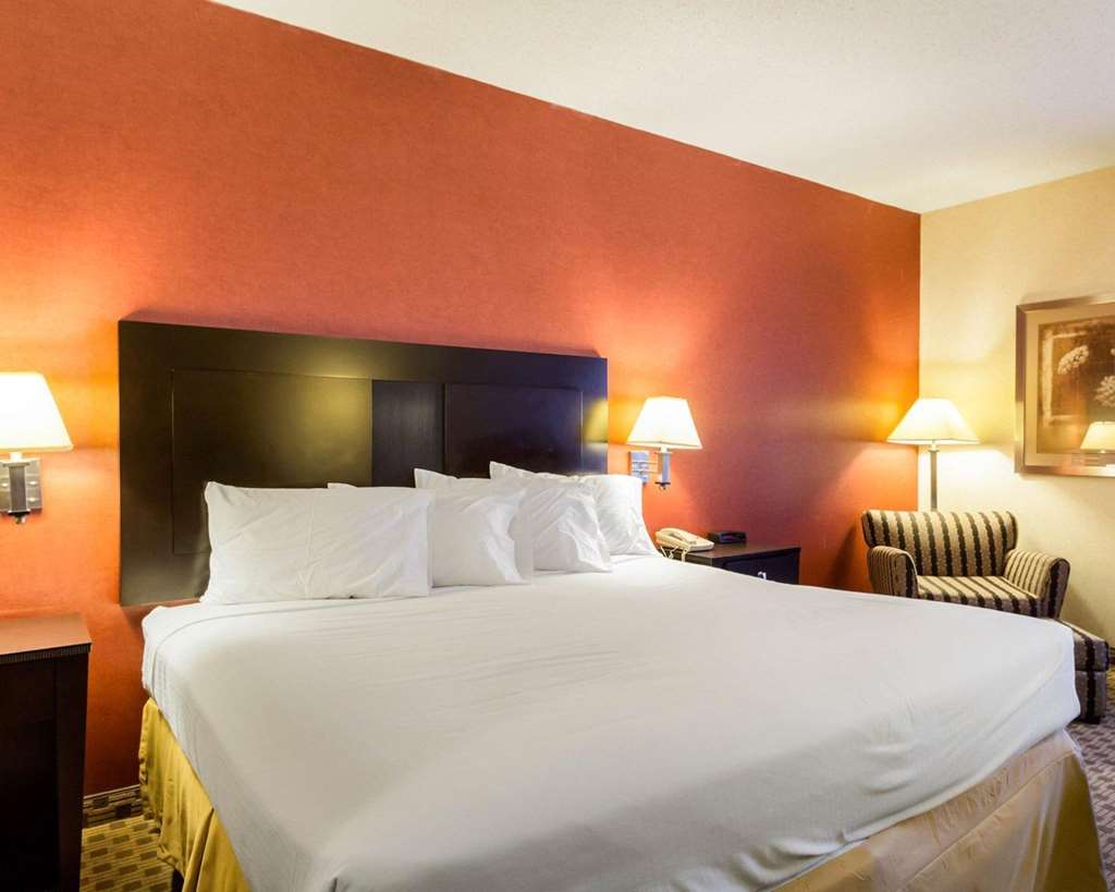 Quality Inn & Suites Oakwood Village Cleveland South - photo 9