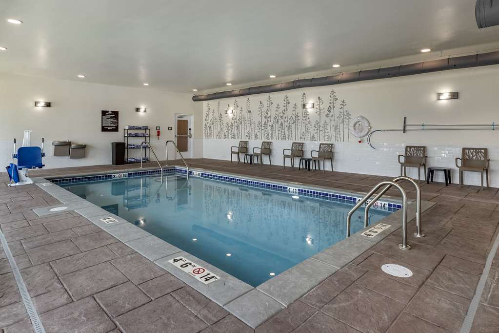 MainStay Suites Milwaukee Franklin - photo 15