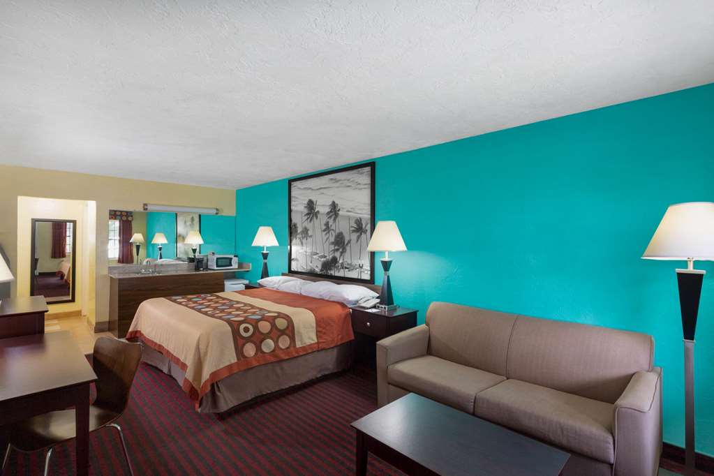 Super 8 by Wyndham Bradenton Sarasota Area - photo 14