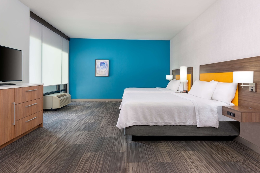 Home2 Suites by Hilton Tampa Downtown Channel District - photo 24