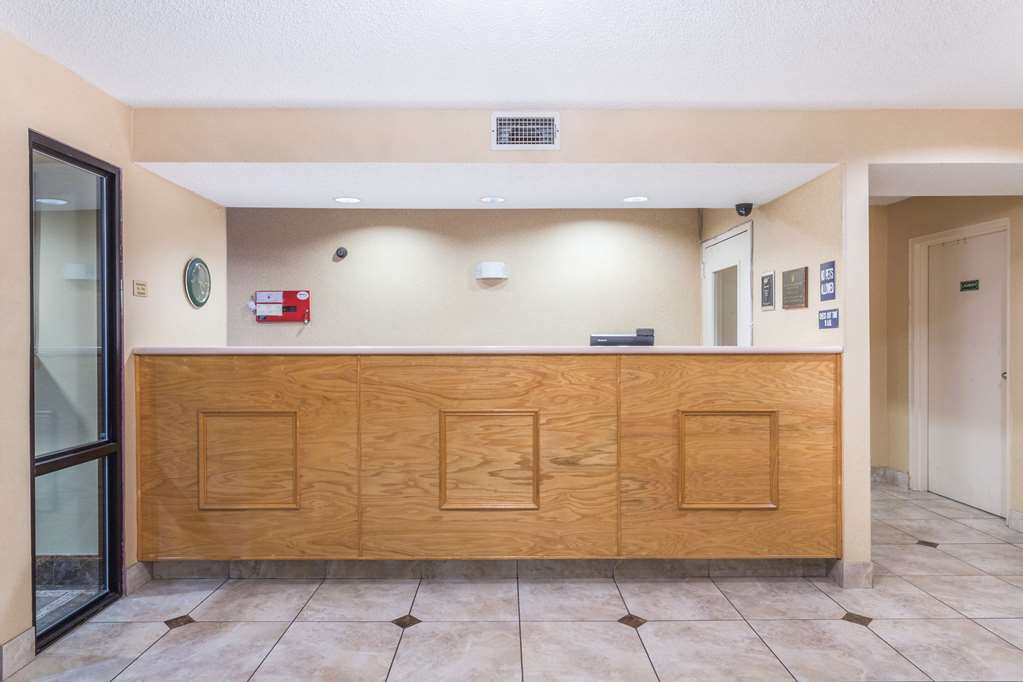 Super 8 by Wyndham Slidell - photo 8