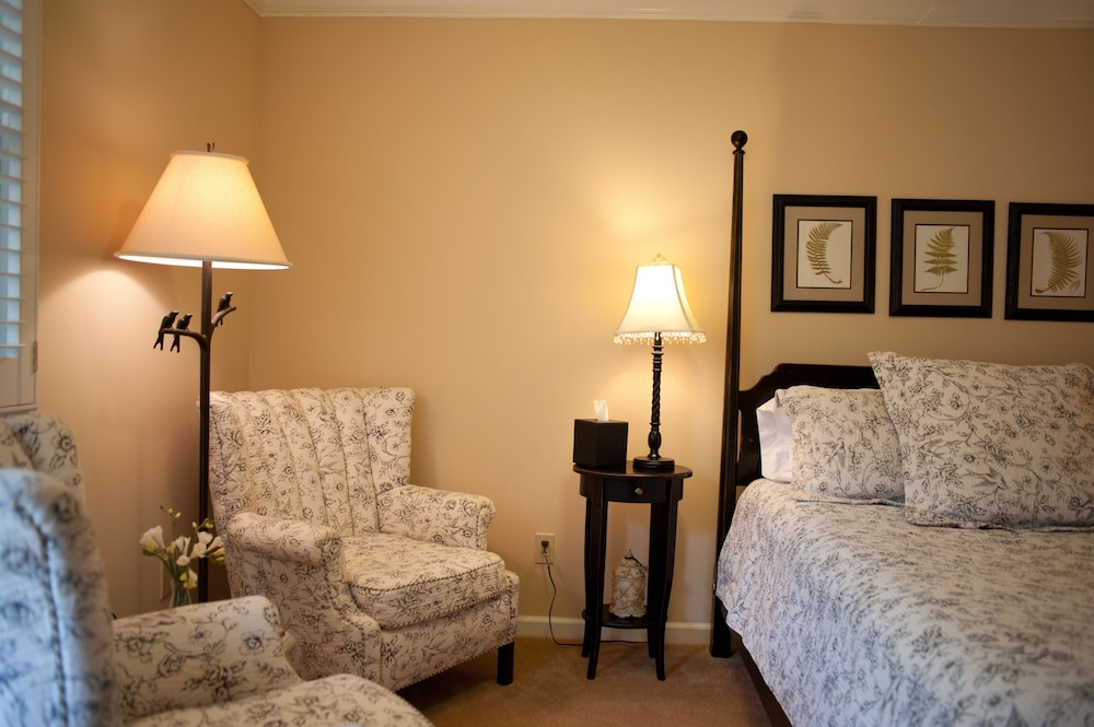 The Green Tree Inn - photo 19
