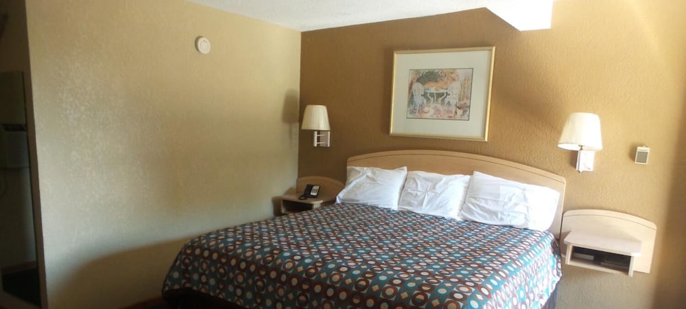 River's Edge Motel - photo 7