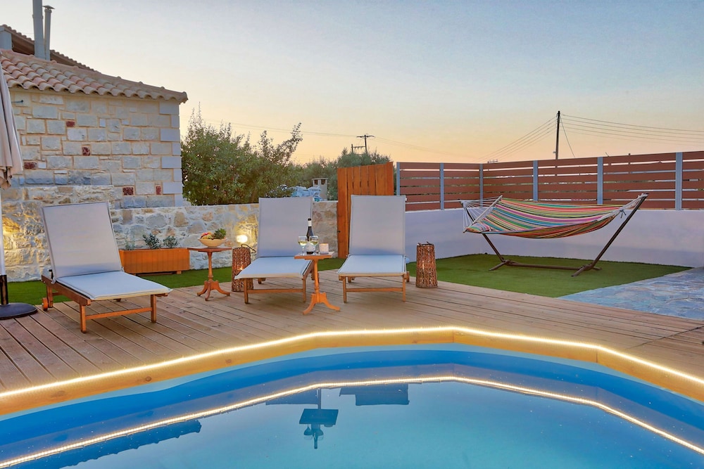 Anacosta Villa w Private Pool Cretan Seaside Gem — 4-Star Luxury Hotel in Hersonissos, Greece