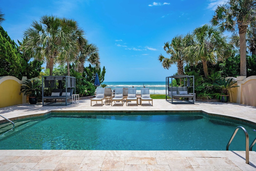 Promenade by Avantstay Beach Front Mansion w Breathtaking Views & Pool - photo 36