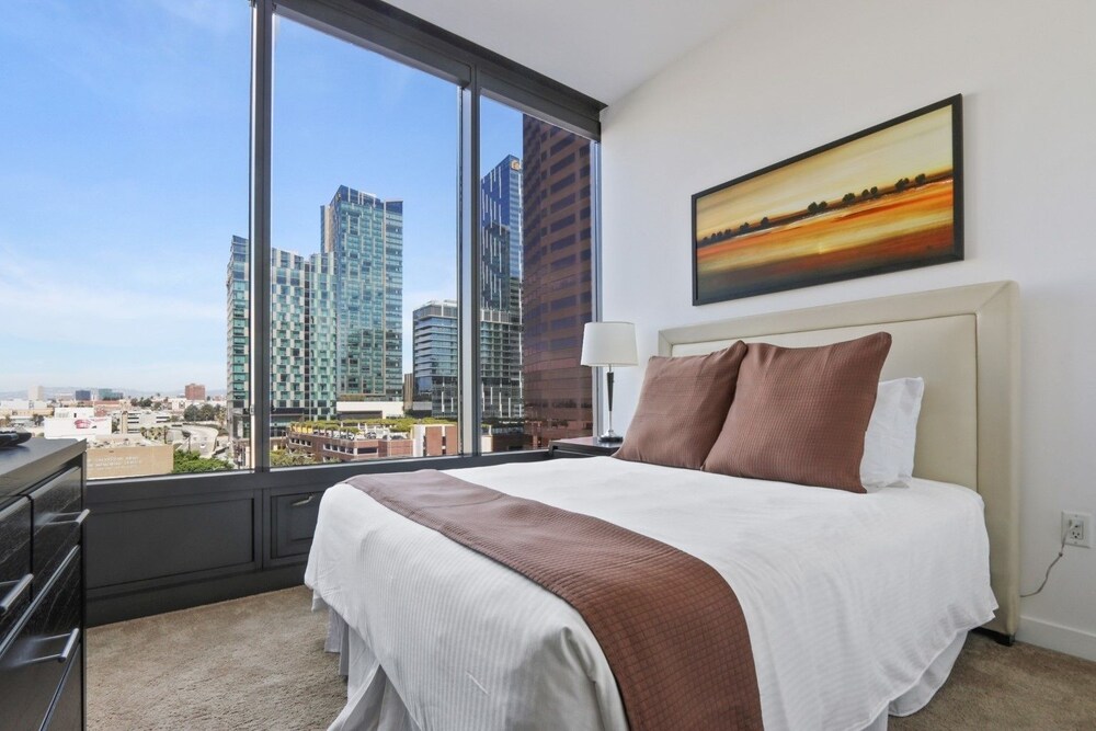 Global Luxury Suites at Figueroa Street - photo 6