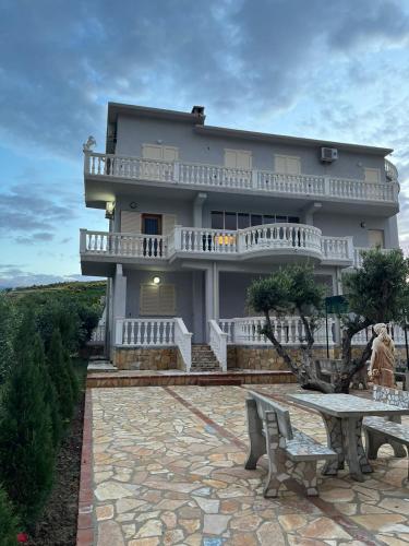Villa RESA Intero allogio — 4-Star Luxury Hotel in Orikum, Albania