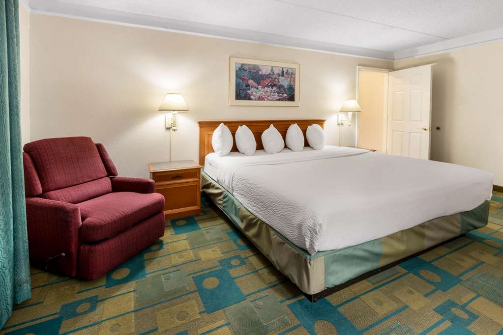 La Quinta Inn by Wyndham Albuquerque Northeast - photo 27