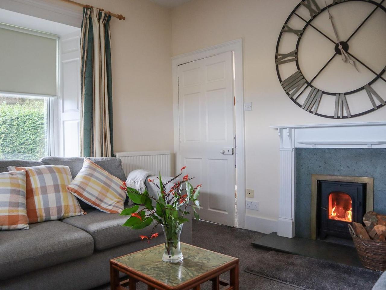 Elizabeth Lodge Cottage — 4-Star Luxury Hotel in Alford, United Kingdom
