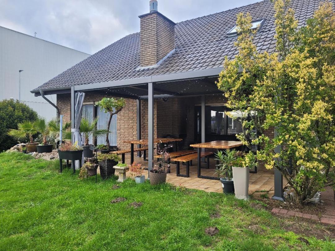 Hani's Partyhaus — hotel in Verl
