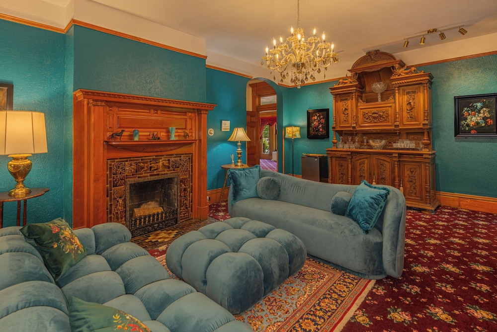 Orman Mansion Pueblo's Most Luxurious Stay - photo 18
