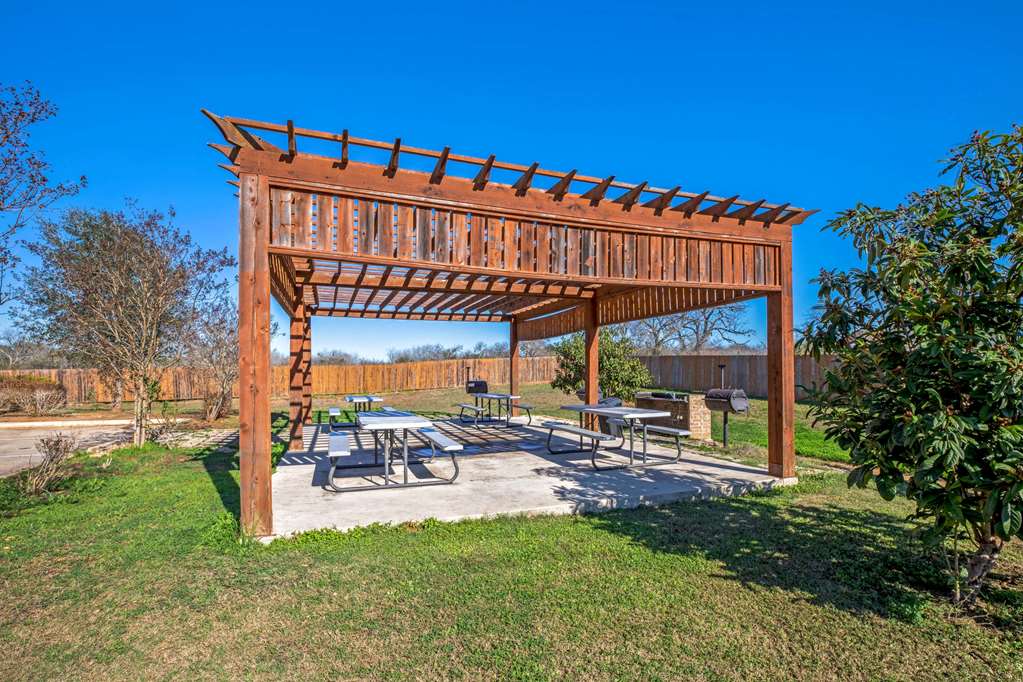 La Quinta Inn Suites Floresville - photo 51
