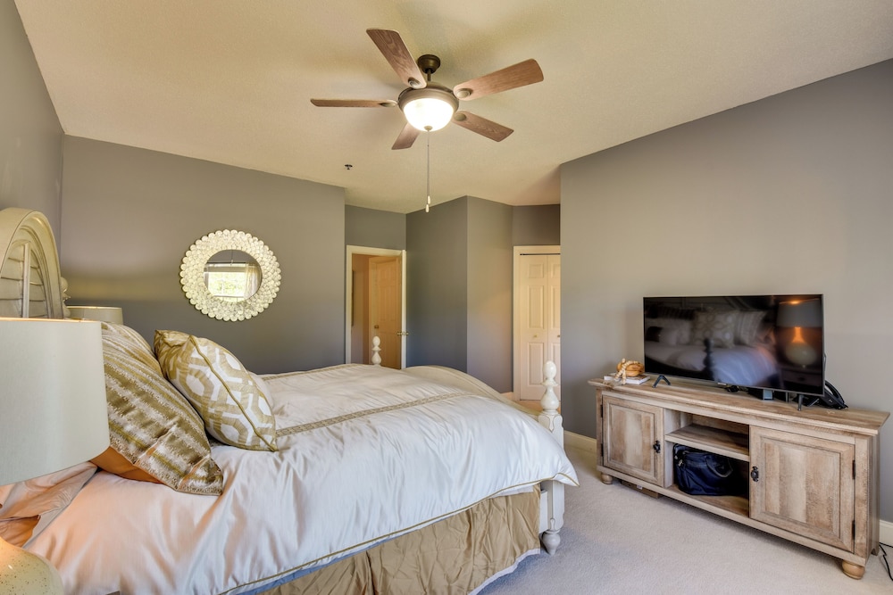 Kingwood Resort Condo with Golf Course Views - photo 15