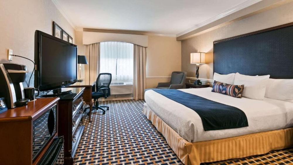 Best Western Plus Puyallup Hotel - photo 10