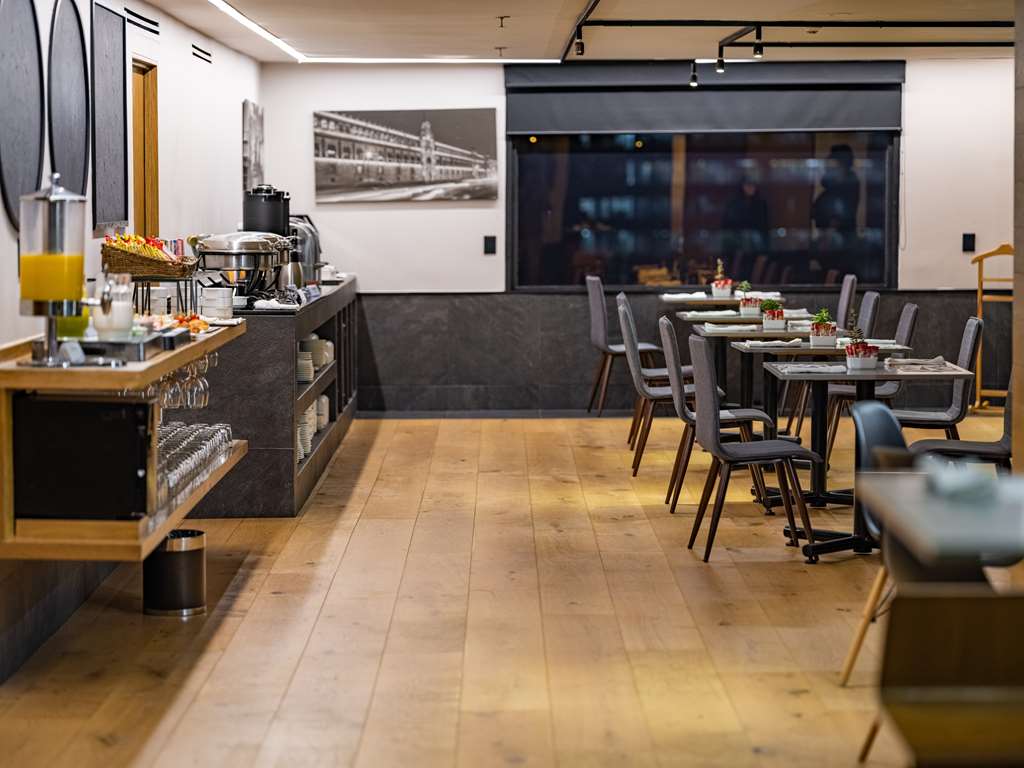 Galeria Plaza Reforma Breakfast Lounge BBC